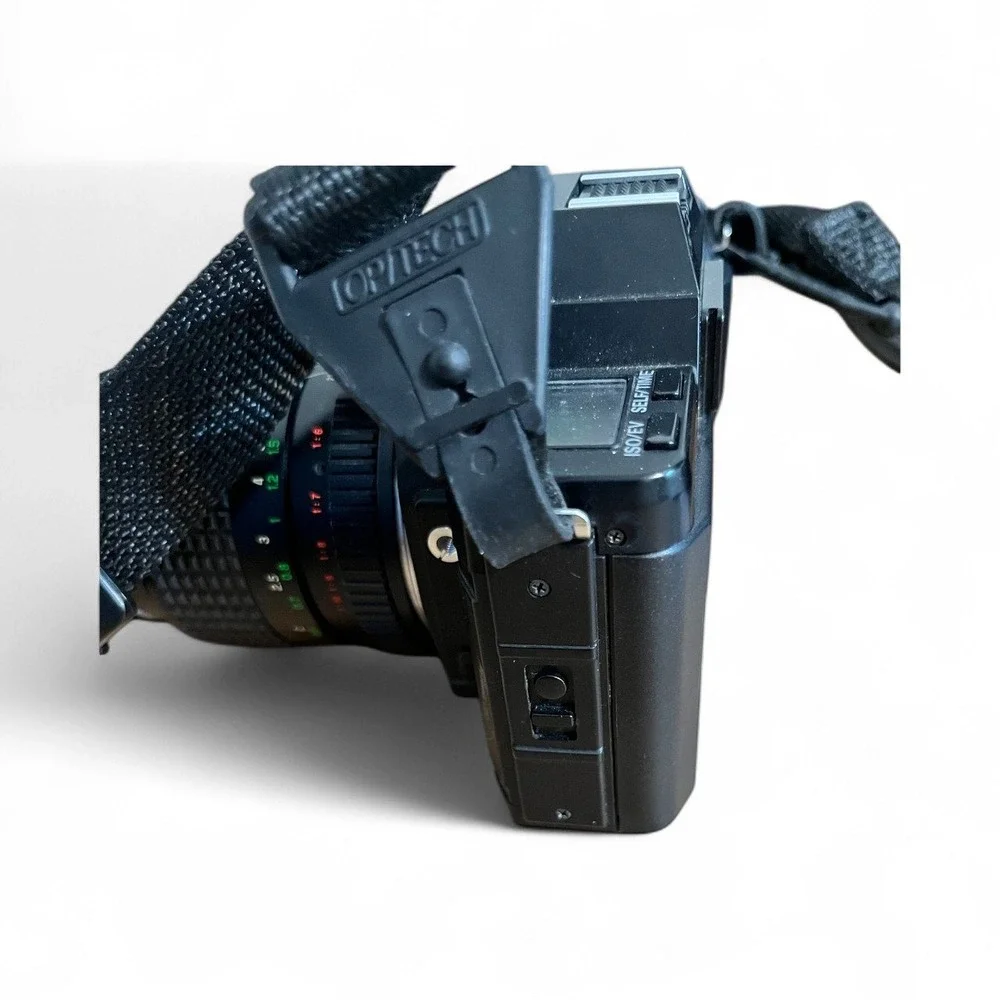 Chinon CP-7m Multi Program SLR Camera with Ozunon Lens, Flash,‎ Bag, Manual